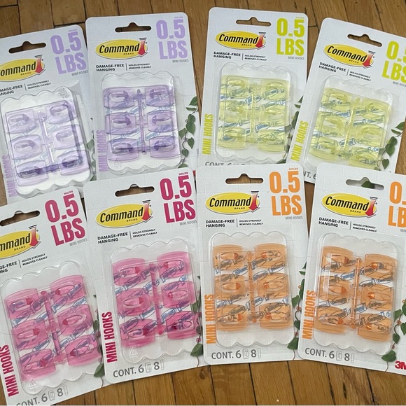 Command mini clear 6 hooks 0.5 lbs - lot of 8 multi color - Picture 1 of 2